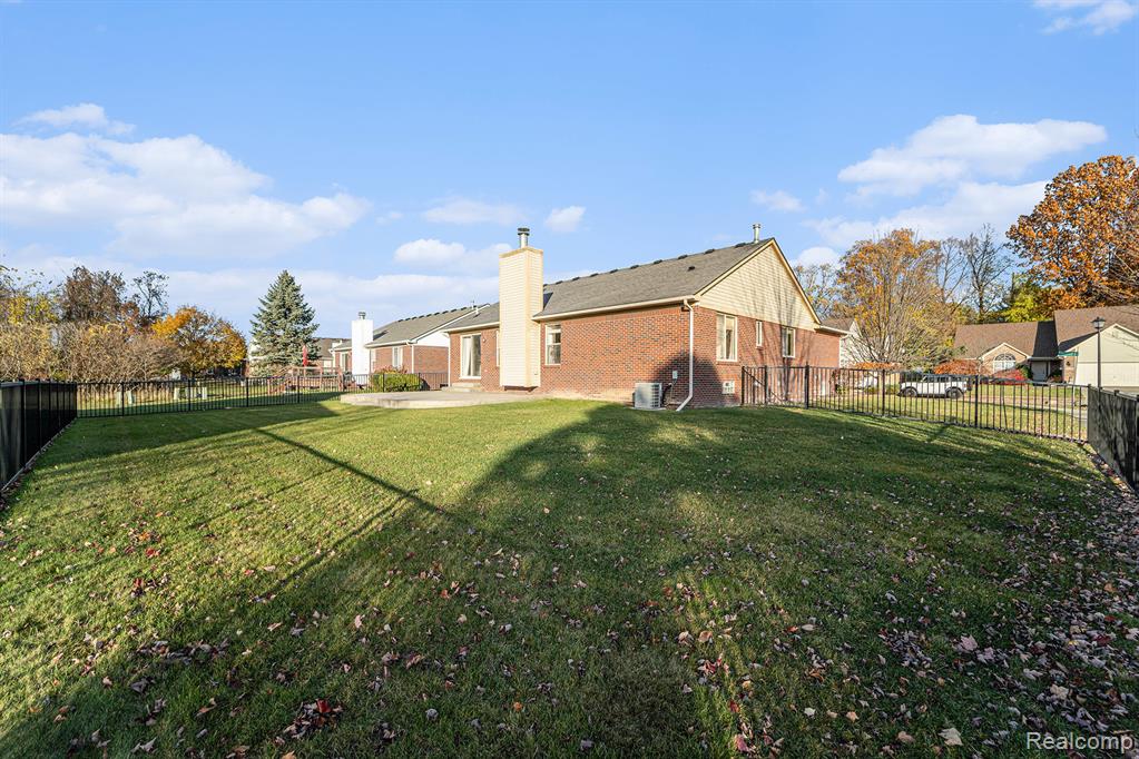 42415 Colorado Drive, Clinton Twp, MI 48036 — Photo 33