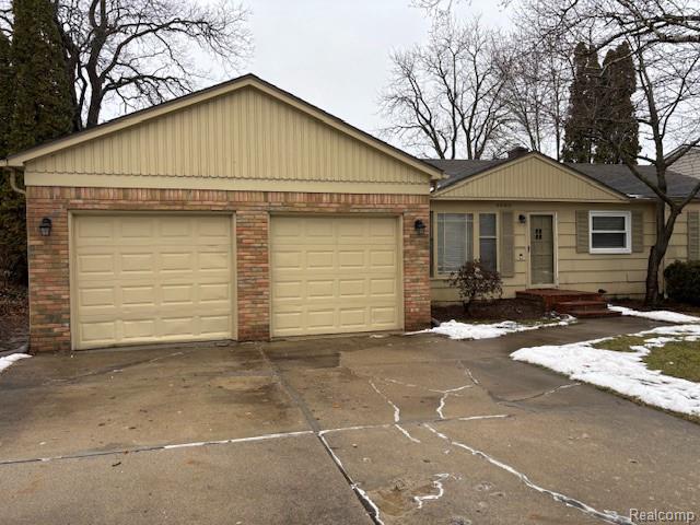 5580 Sunnycrest Drive, West Bloomfield, MI 48323 — front exterior