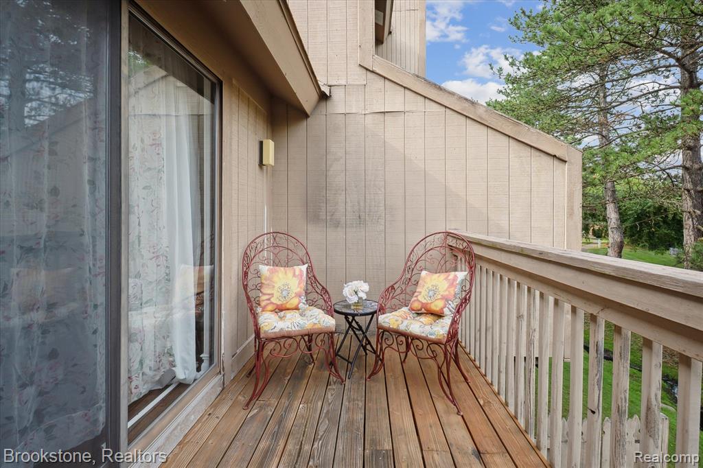 5195 Richard Run, West Bloomfield, MI — Photo 42