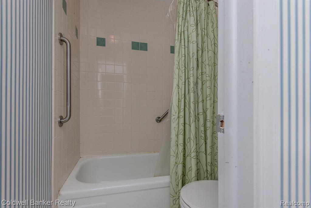 759 PENINSULA, Ann Arbor, MI 48105 — Photo 33