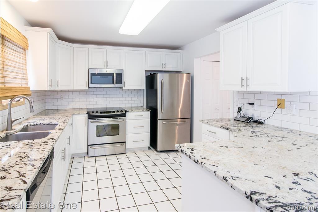 5007 Timberway Trail, Clarkston, MI — Photo 17