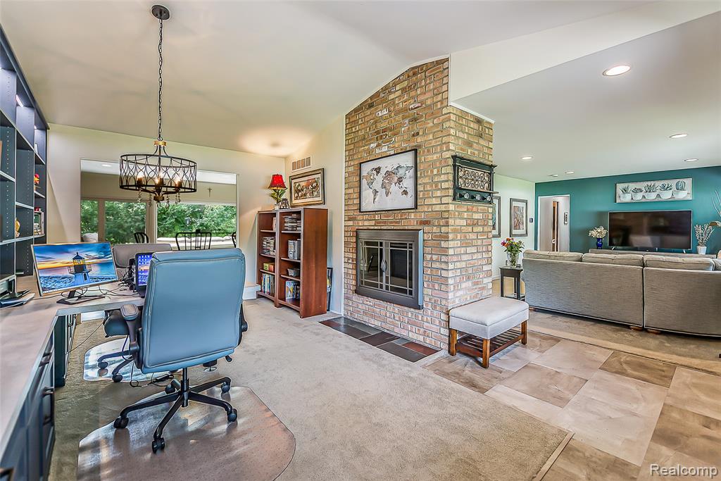 4990 Broomfield Lane, West Bloomfield, MI — Photo 9