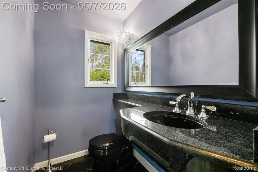 27869 Old Colony Street, Farmington, MI 48334 — Photo 25
