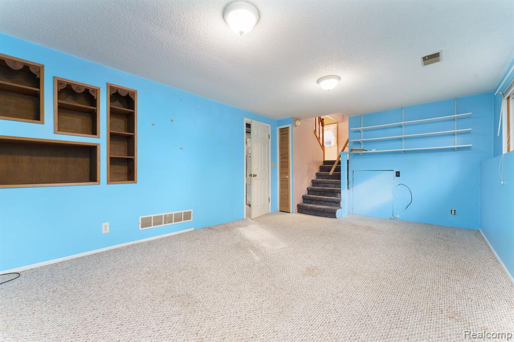 985 TIERNEY, Highland, MI 48356 — Photo 15
