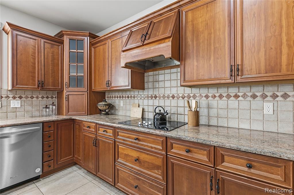 49783 Golden Park Drive, Utica, MI 48315 — Photo 19