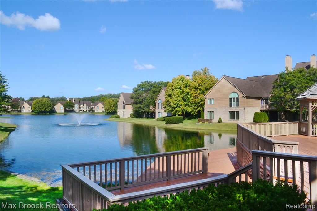 911 Tartan Trail, Bloomfield Hills, MI 48304 — Photo 45