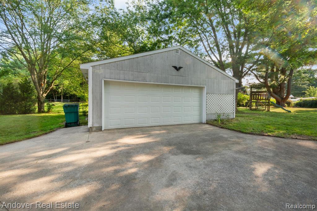 5254 LAKE HARBOR Road, Norton Shores, MI 49441 — Photo 6