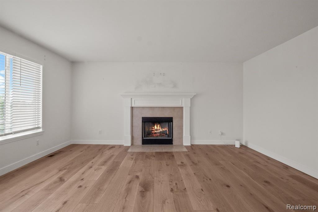 7870 GREENE FARM Drive, Ypsilanti, MI 48197 — Photo 17