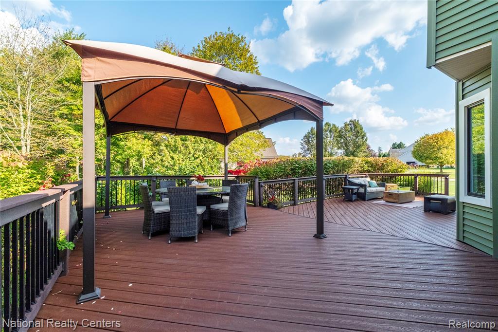 9859 Aylebury Drive, South Lyon, MI 48178 — Photo 8