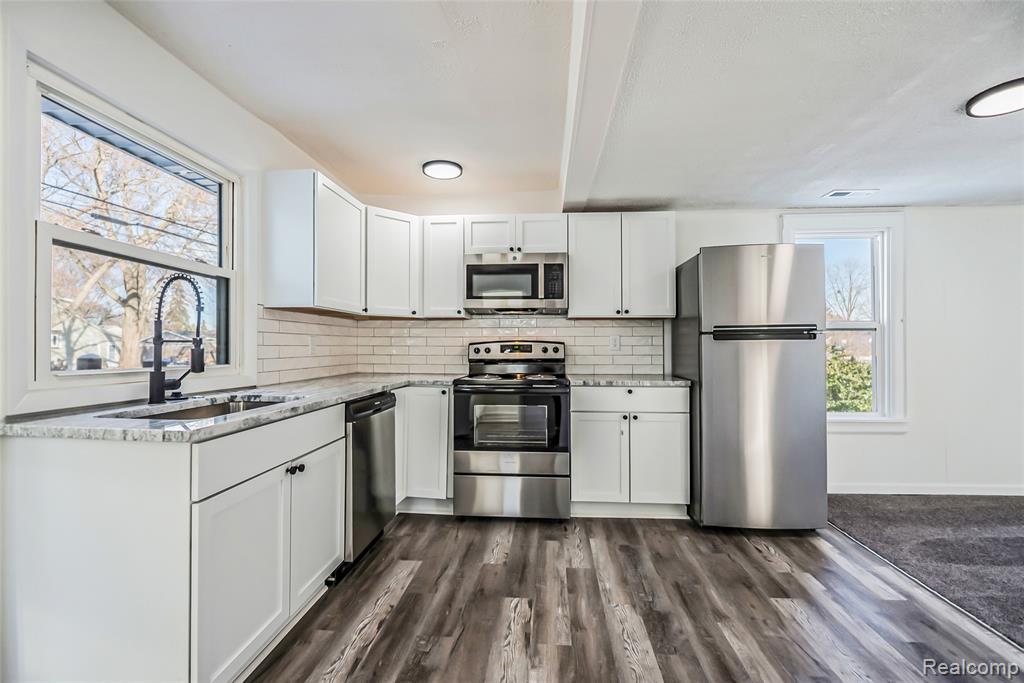 5697 Venice Road, Newport, MI 48166 — Photo 13