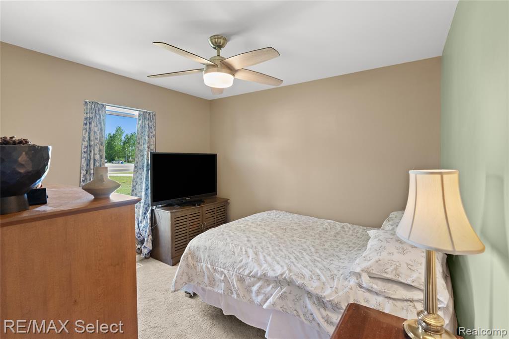 6054 Weyerbacher Drive, Swartz Creek, MI 48473 — Photo 13