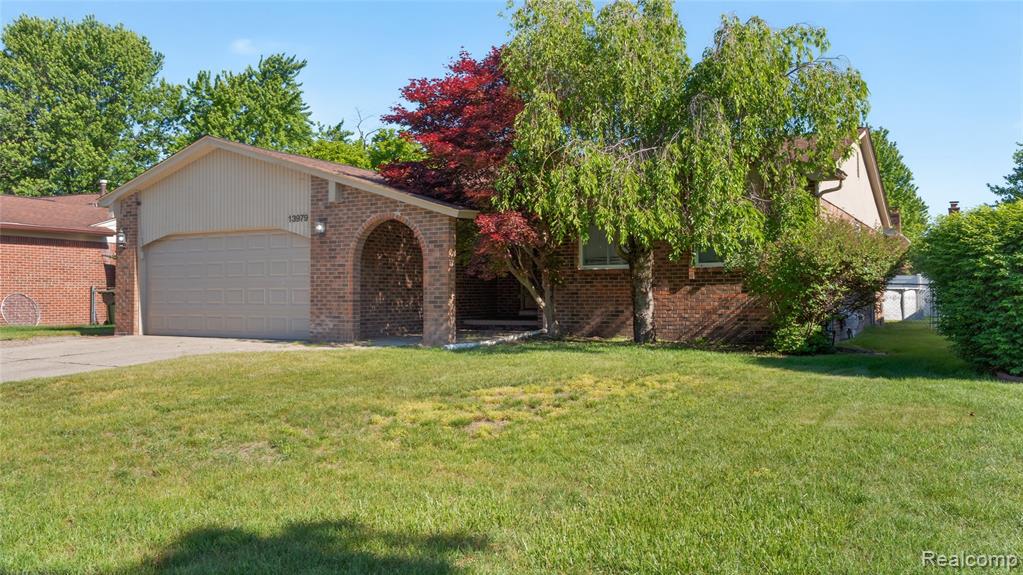 13979 Biscayne Drive, Sterling Heights, MI 48313