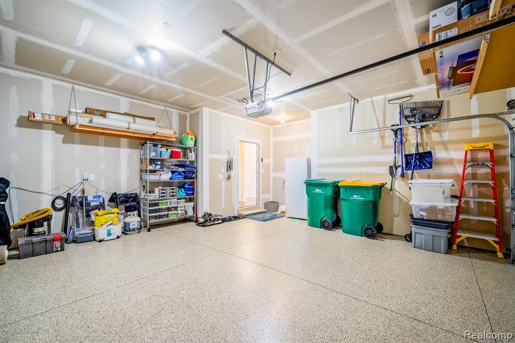 24279 Walloon Way, Flat Rock, MI 48134 — Photo 38