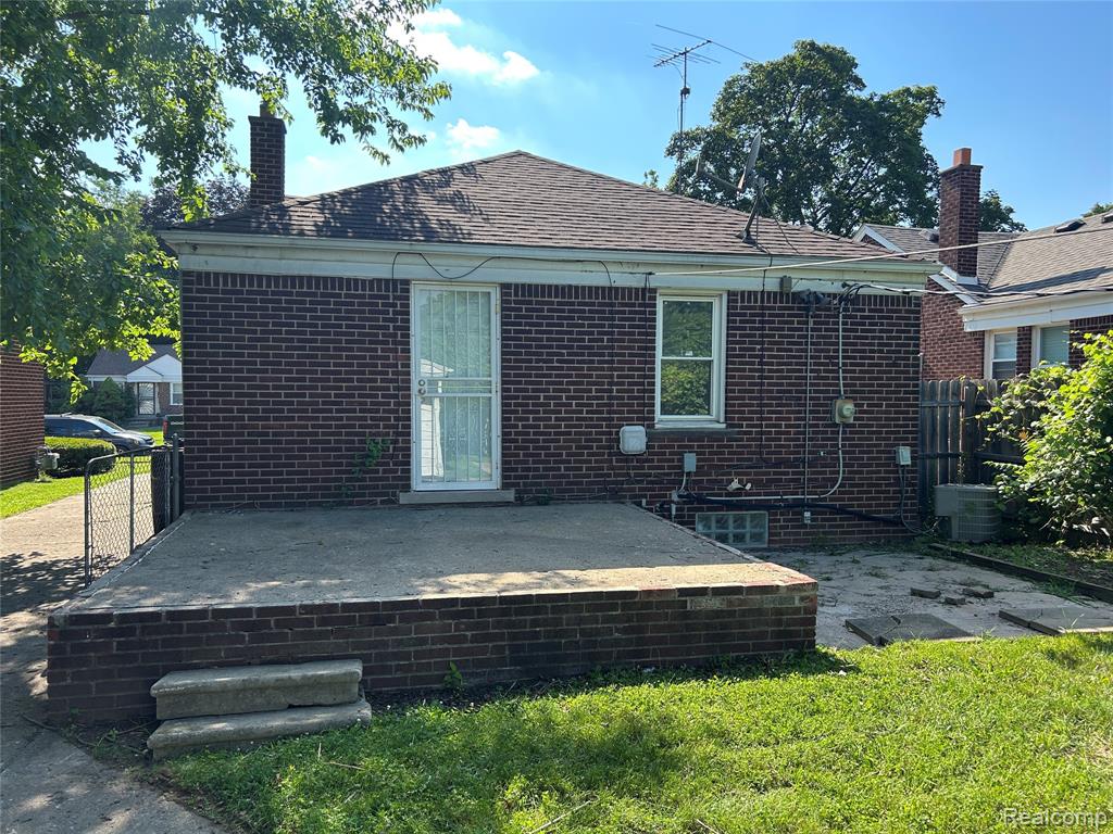 12914 Hazelton Street, Detroit, MI 48223 — Photo 15