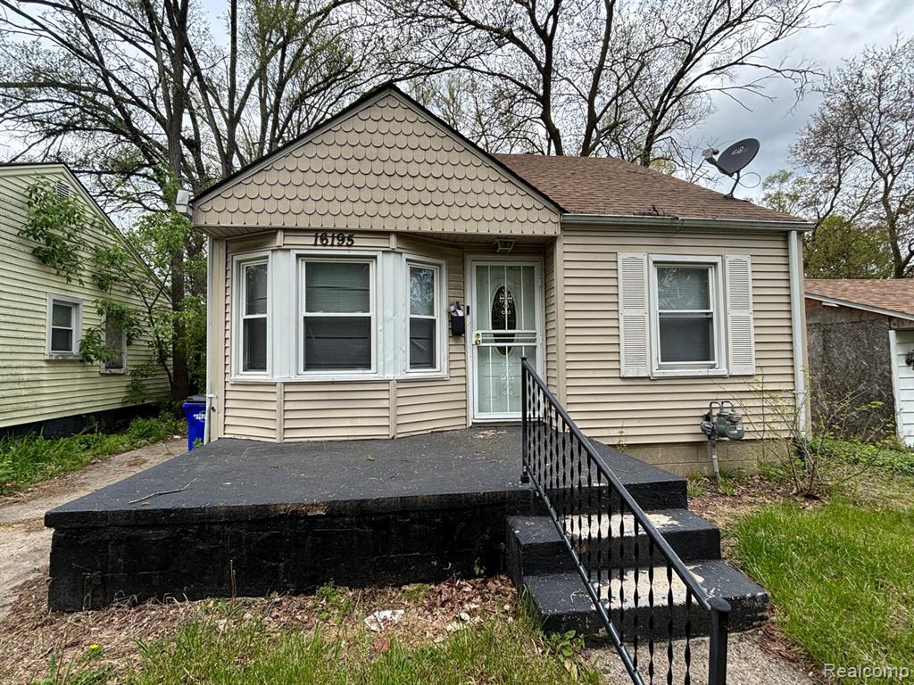 16195 Robson Street, Detroit, MI 48235