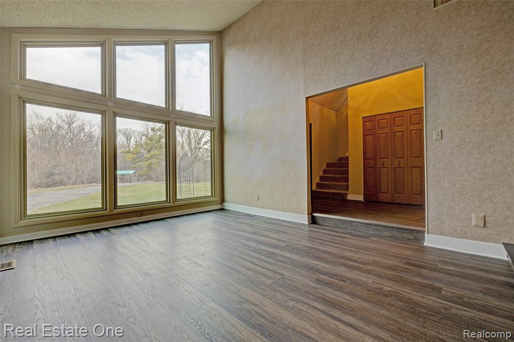 5307 Metamora Road, Metamora, MI 48455 — Photo 11