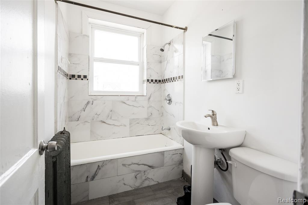 2500 Hurlbut Street, Detroit, MI 48214 — Photo 7