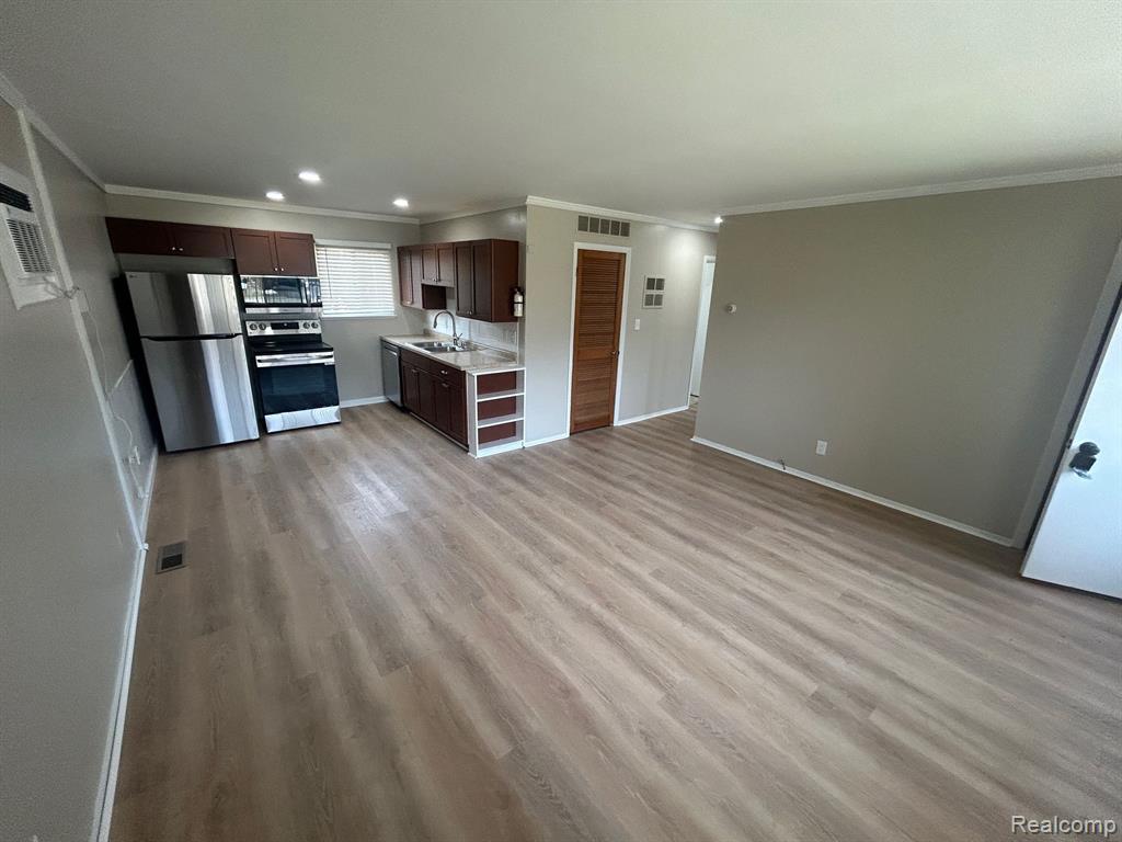 5262 VAN WINKLE Street, Brighton, MI 48116 — Photo 3