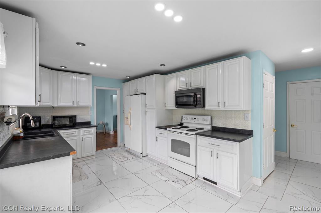 42153 Mac Rae Drive, Sterling Heights, MI 48313 — Photo 11