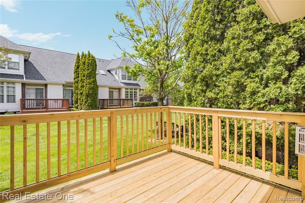 7382 Gateway Drive, West Bloomfield, MI — Photo 49