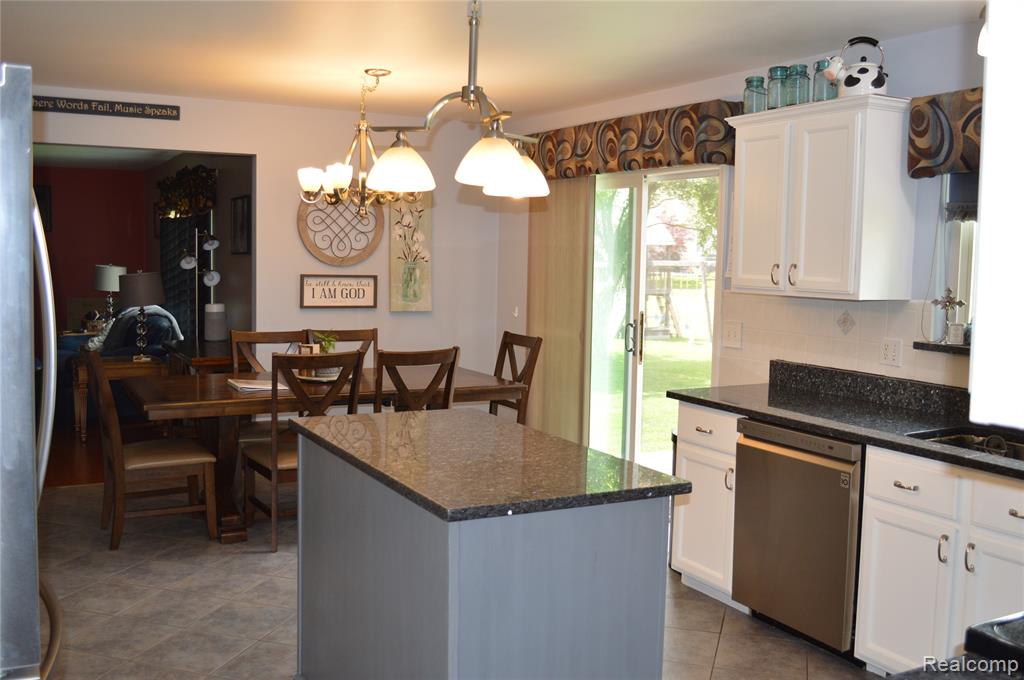 5708 Berwick Court, Clarkston, MI — Photo 4