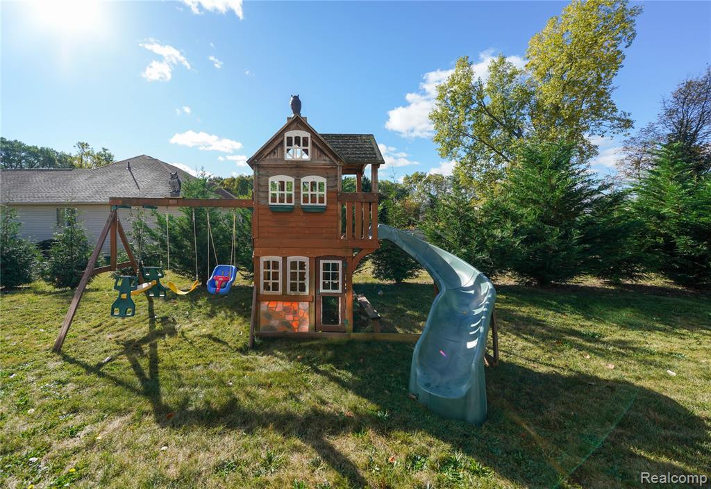 802 Castle Pine Court, Pontiac, MI 48340 — Photo 64