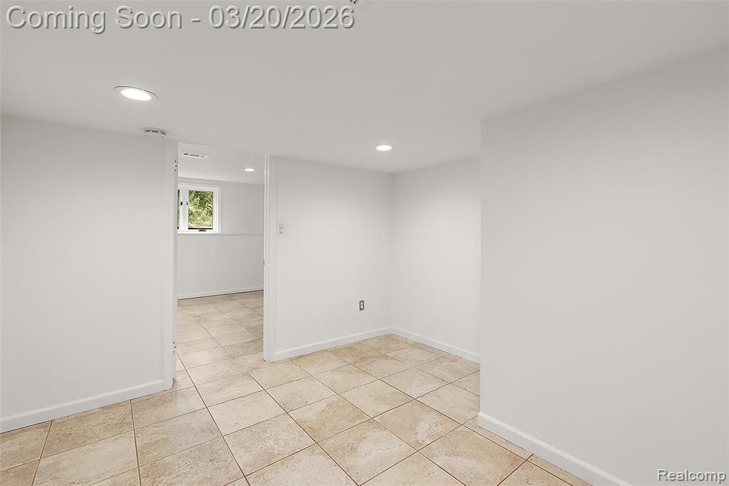 7811 Caberfae Trail, Clarkston, MI 48348 — Photo 38