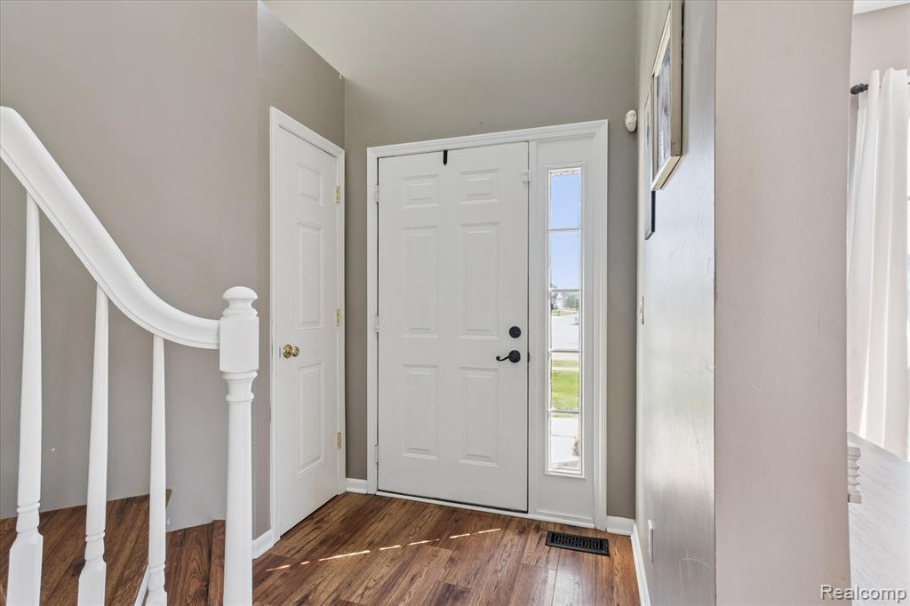 5437 Mustang Drive, Newport, MI 48166 — Photo 7