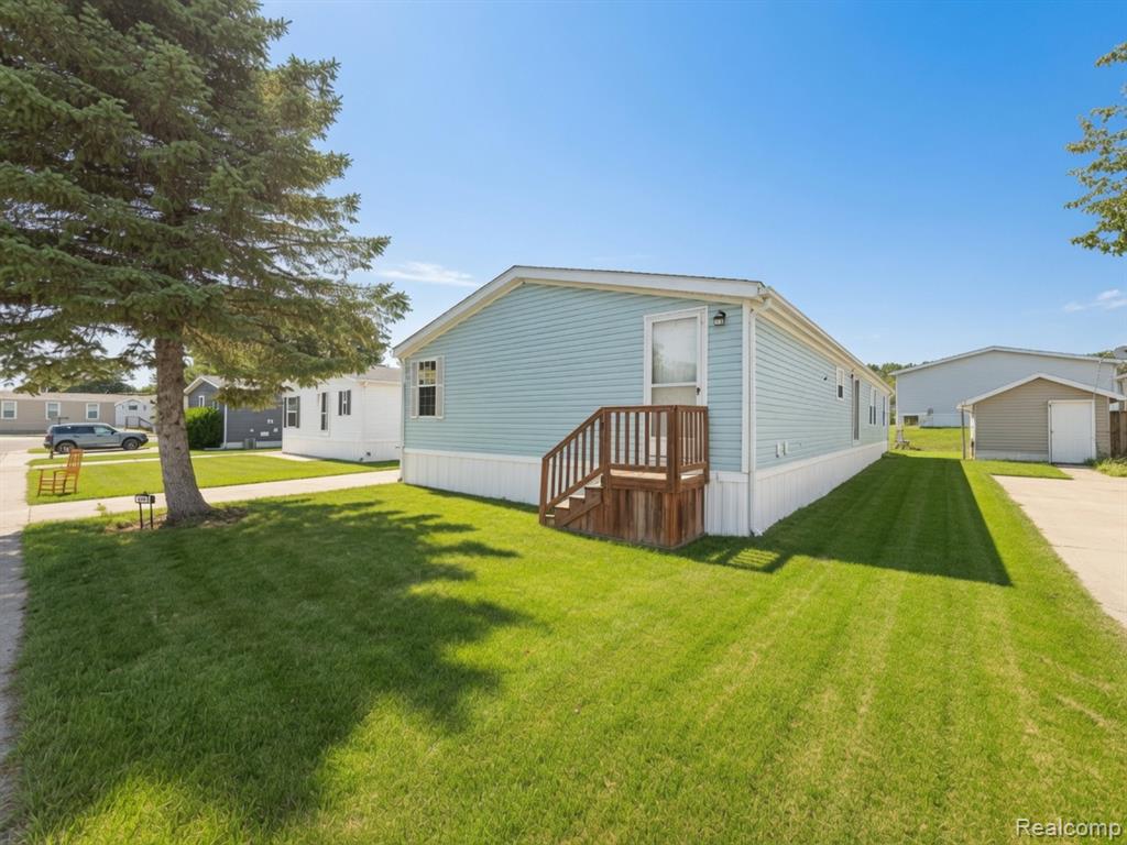 7023 Scarborough Lane, Whitmore Lake, MI 48189 — Photo 2