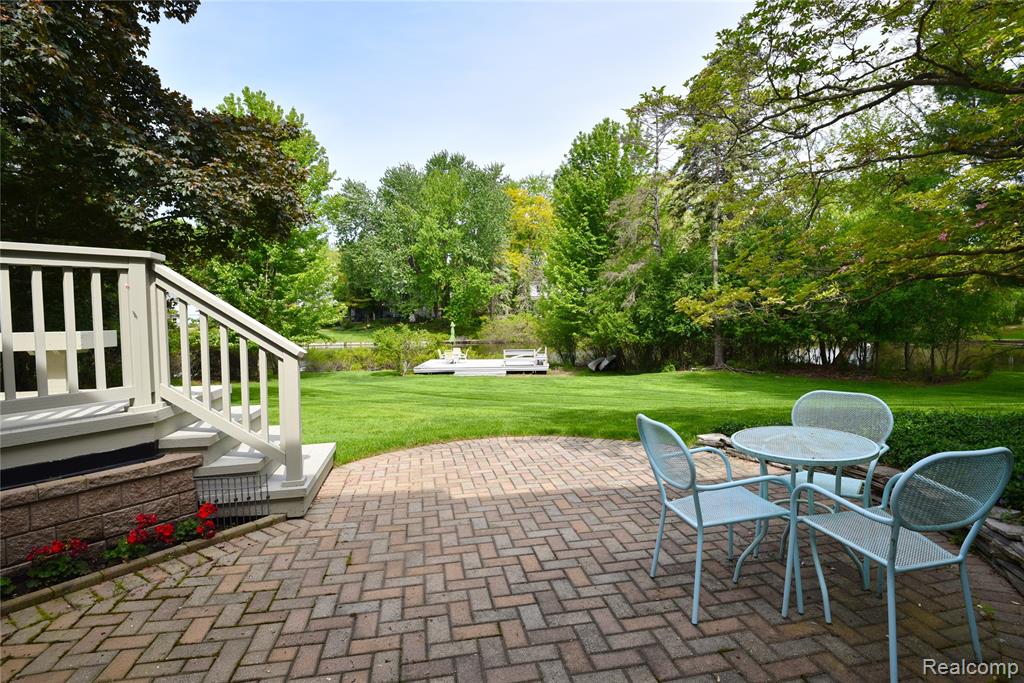 2026 W Bend Court, Bloomfield Hills, MI 48302 — Photo 37