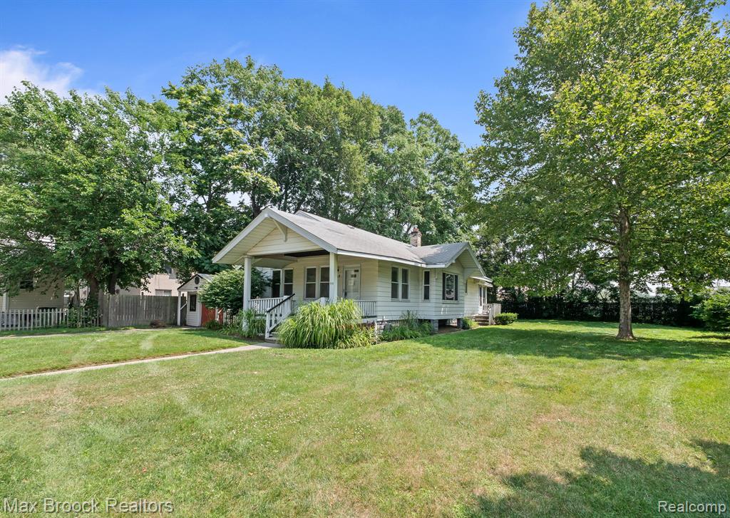 918 Saint Louis Street, Ferndale, MI 48220 — front exterior