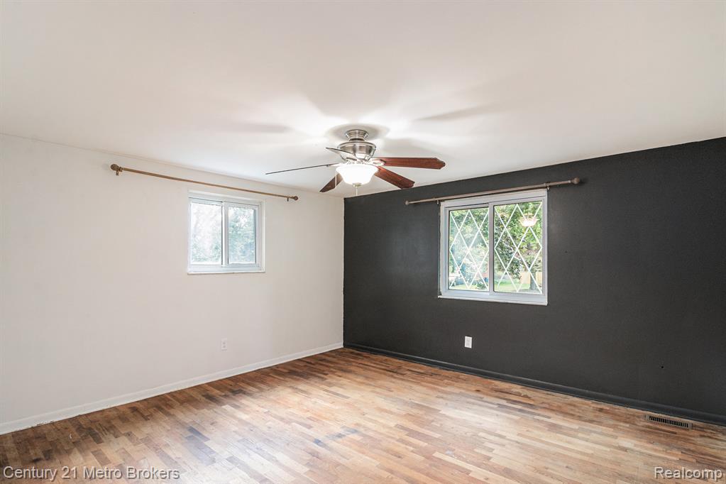5391 Antoinette Drive, Grand Blanc, MI 48439 — Photo 16