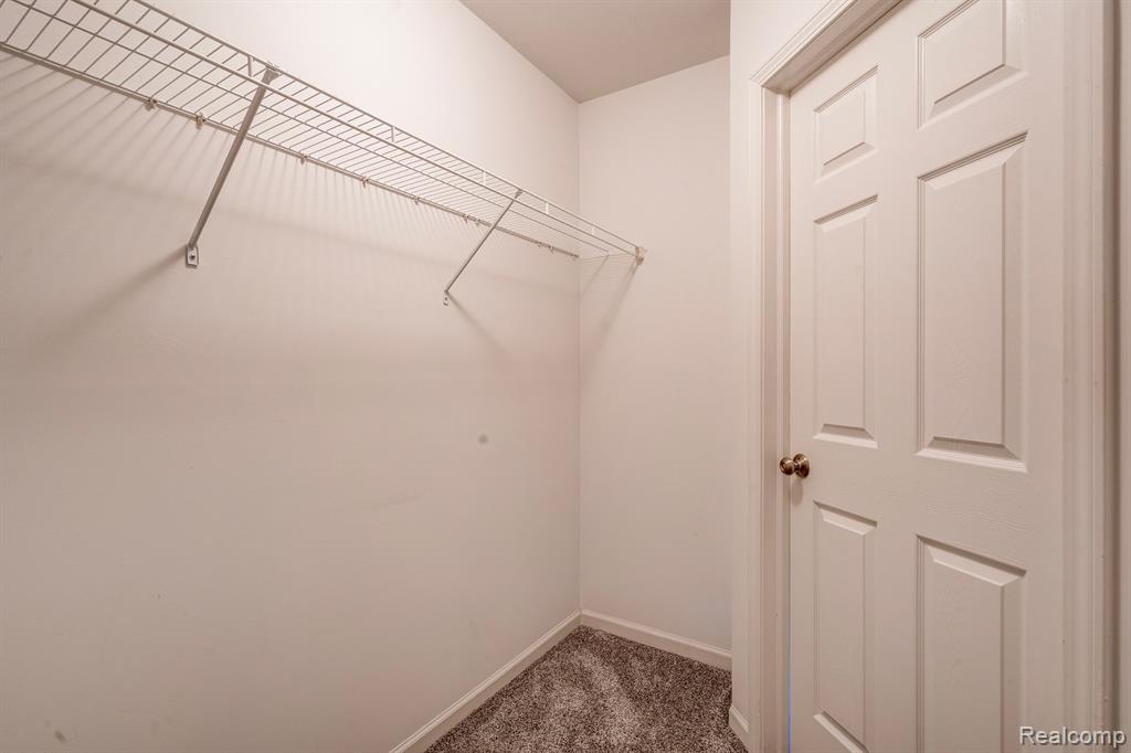 41211 N MAPLEWOOD Drive, Canton, MI 48187 — Photo 24