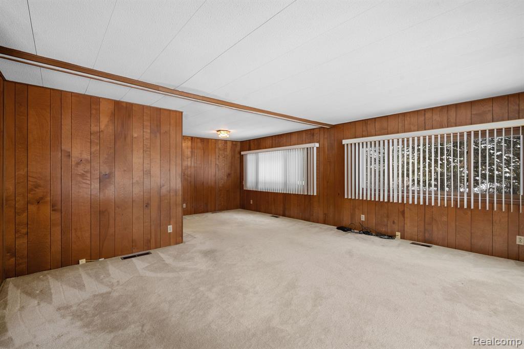 5269 LAKESHORE Road, Fort Gratiot, MI 48059 — Photo 4
