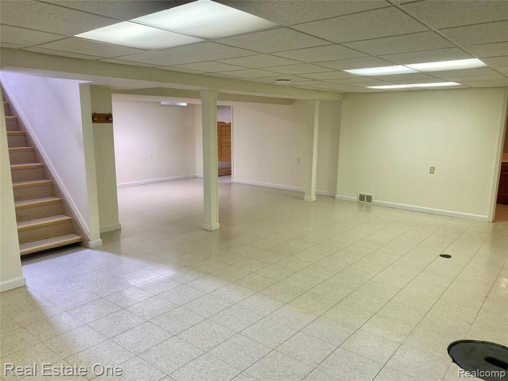 8262 Roselawn Street, Westland, MI — Photo 36