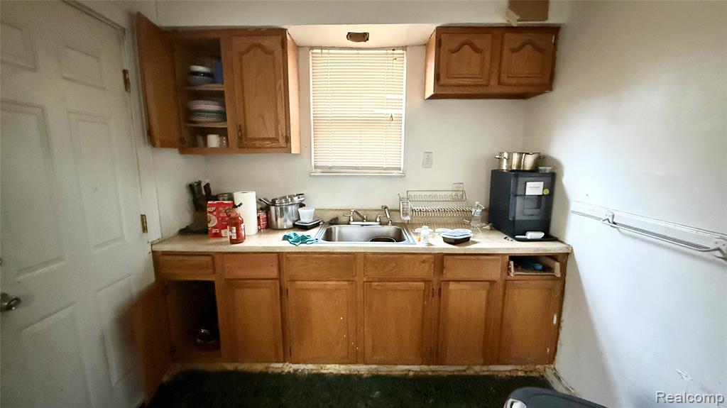 18037 Pennington, Detroit, MI 48221 — Photo 4