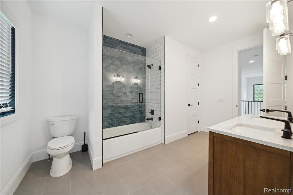 7450 PARKSTONE Lane, Bloomfield Hills, MI 48301 — Photo 58