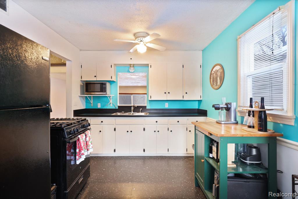 5465 Johnson Road, Flushing, MI 48433 — Photo 14