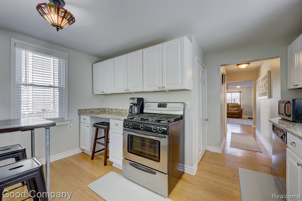45 W Morehouse Avenue, Hazel Park, MI 48030 — Photo 11
