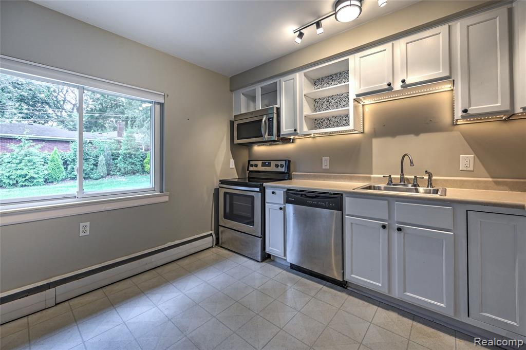 52461 Pappy Lane, Shelby Twp, MI 48316 — Photo 11
