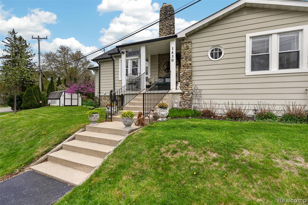 1430 Benvenue Street, Sylvan Lake, MI 48320 — Photo 73