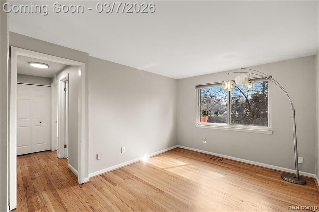 608 Amelia Avenue, Royal Oak, MI 48073 — Photo 9
