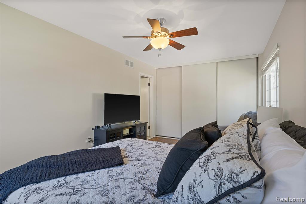 1961 WICKHAM Street, Royal Oak, MI 48073 — Photo 17