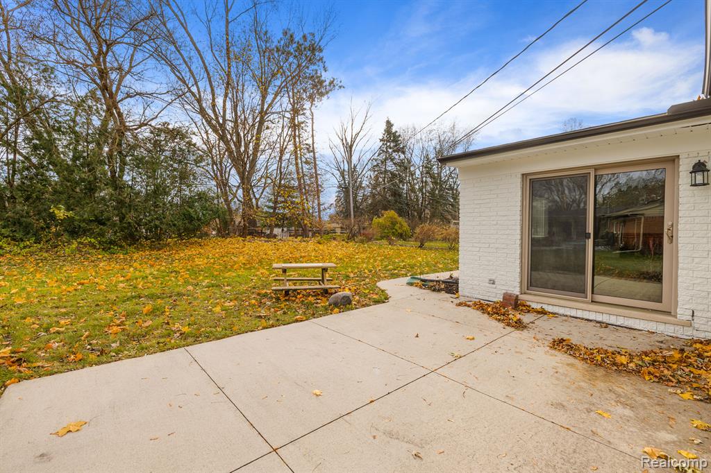 5666 GIBBING Road, Shelby, MI 48317 — Photo 6