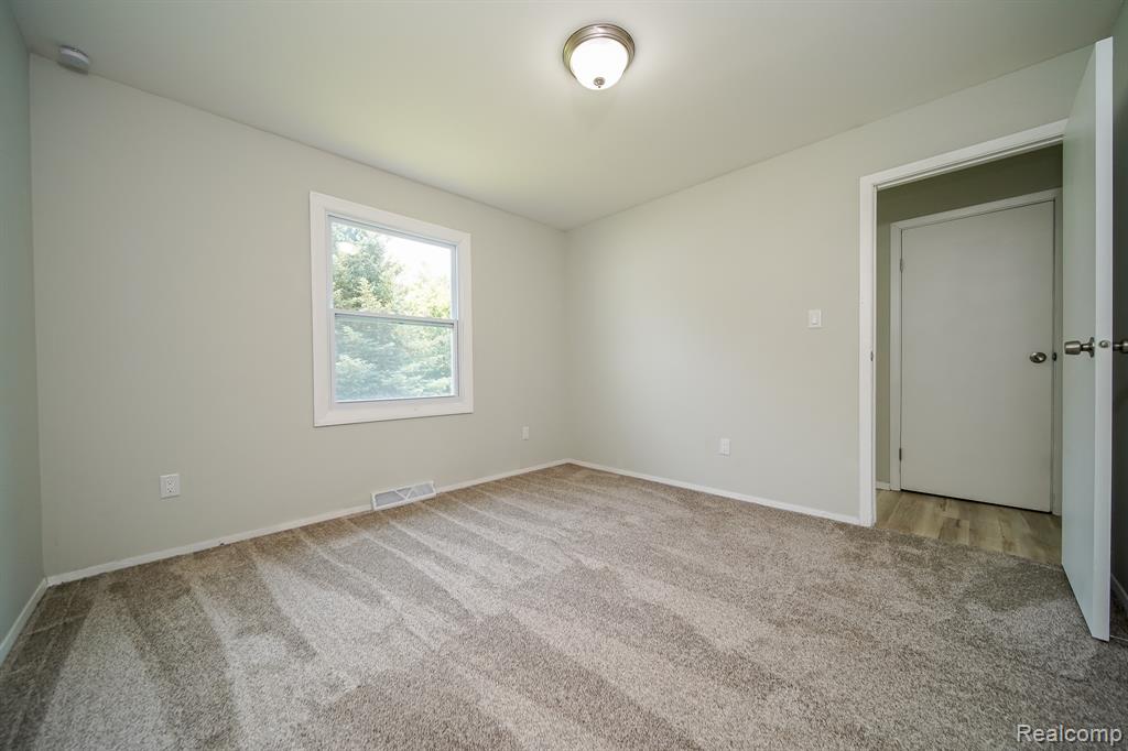 4865 Huston Drive, Lake Orion, MI — Photo 30