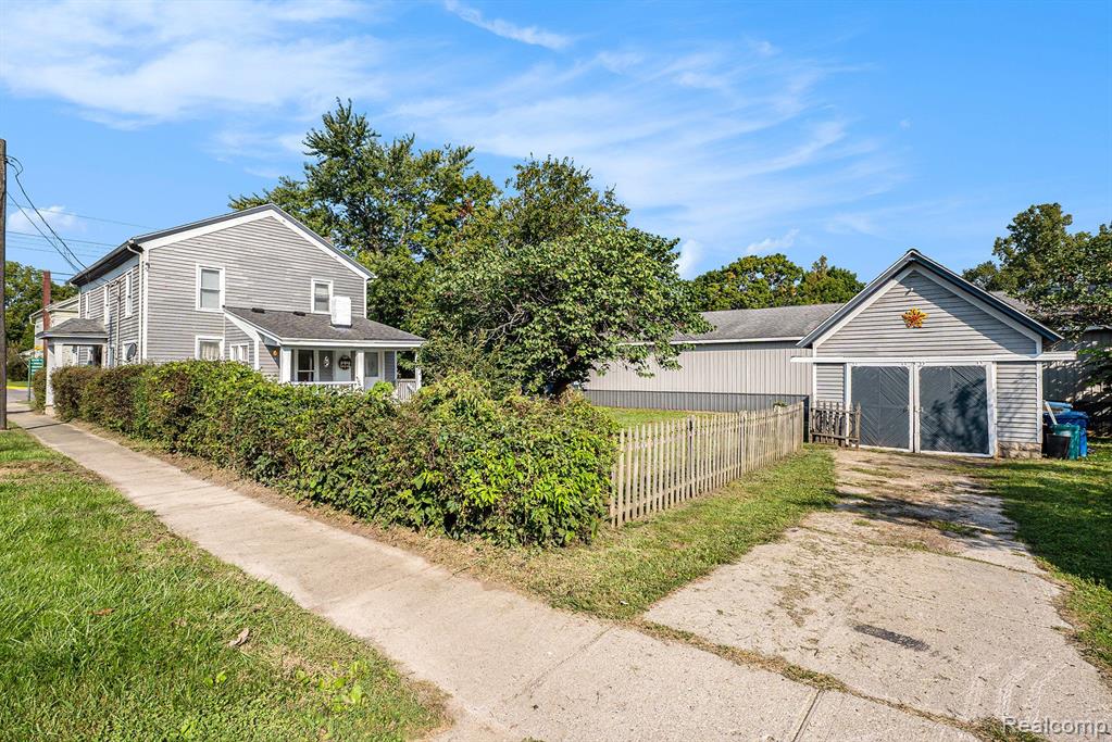 102 W MAPLE Street, Byron, MI 48418 — Photo 18