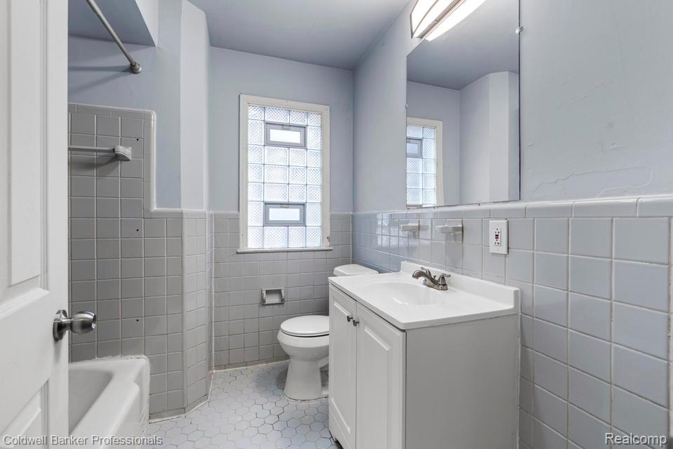 19412 Sussex Street, Detroit, MI 48235 — Photo 12