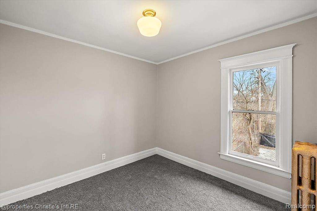 649 GLADSTONE Street, Detroit, MI 48202 — Photo 30