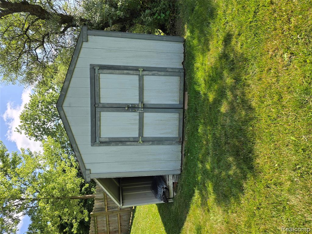 5333 FERN Avenue, Grand Blanc, MI 48439 — Photo 32