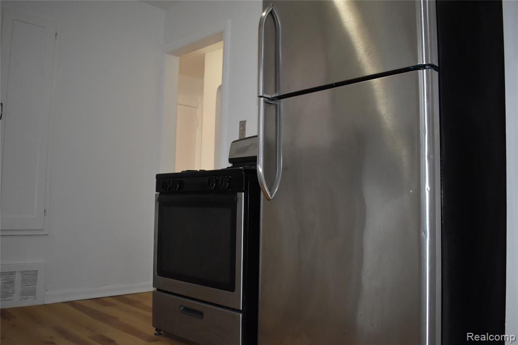4115 Madison Street, Dearborn Heights, MI 48125 — Photo 10